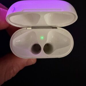 White Wireless Earbuds Charging Case